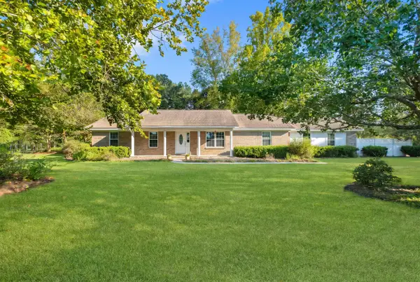 46 Glover Lane, Crawfordville, FL 32327