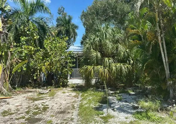 5825 S 27th Avenue, Other Florida, FL 33707