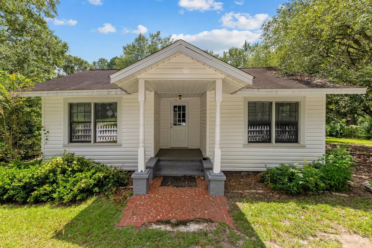 211 E 10th Avenue, Havana, FL 32333 - #1