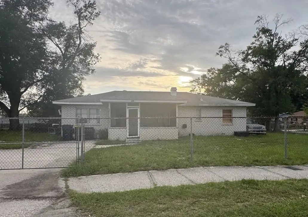 226 Adams Street, Auburndale, FL 33823 - #1