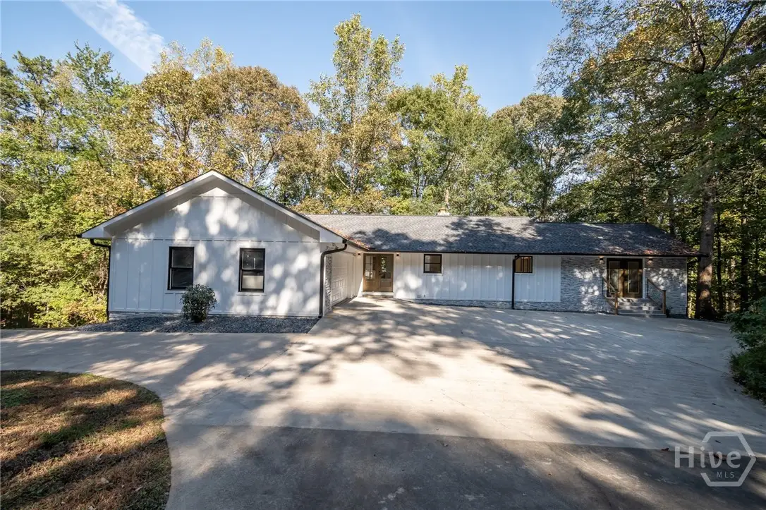 250 Harbor Heights Circle, Lavonia, GA 30553 - Image #1