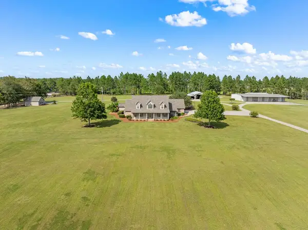 375 Dasher St, Lyons, GA 30436