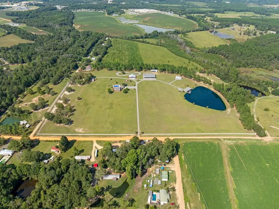 375 Dasher St, Lyons, GA 30436 - #3