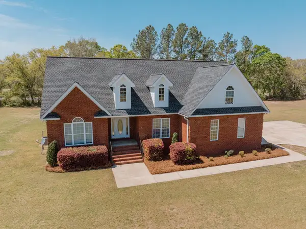 83 Gabriel Ln, Baxley, GA 31513