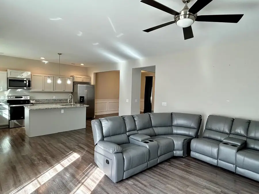 410 A N Caswell Street #A, Glennville, GA 30427 - #2