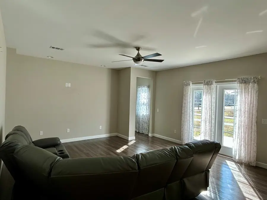 410 A N Caswell Street #A, Glennville, GA 30427 - #3
