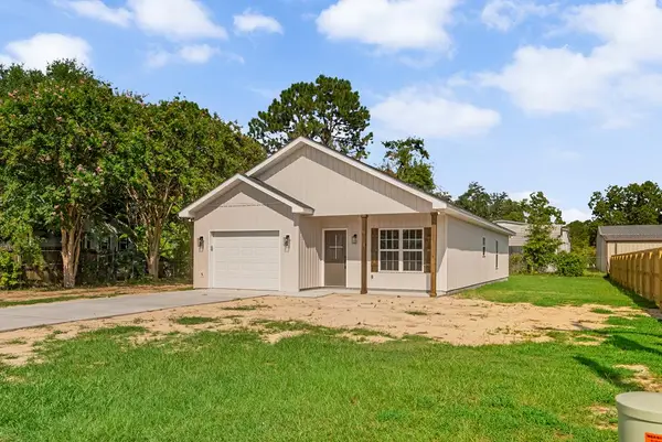 260 Central St, Baxley, GA 31513