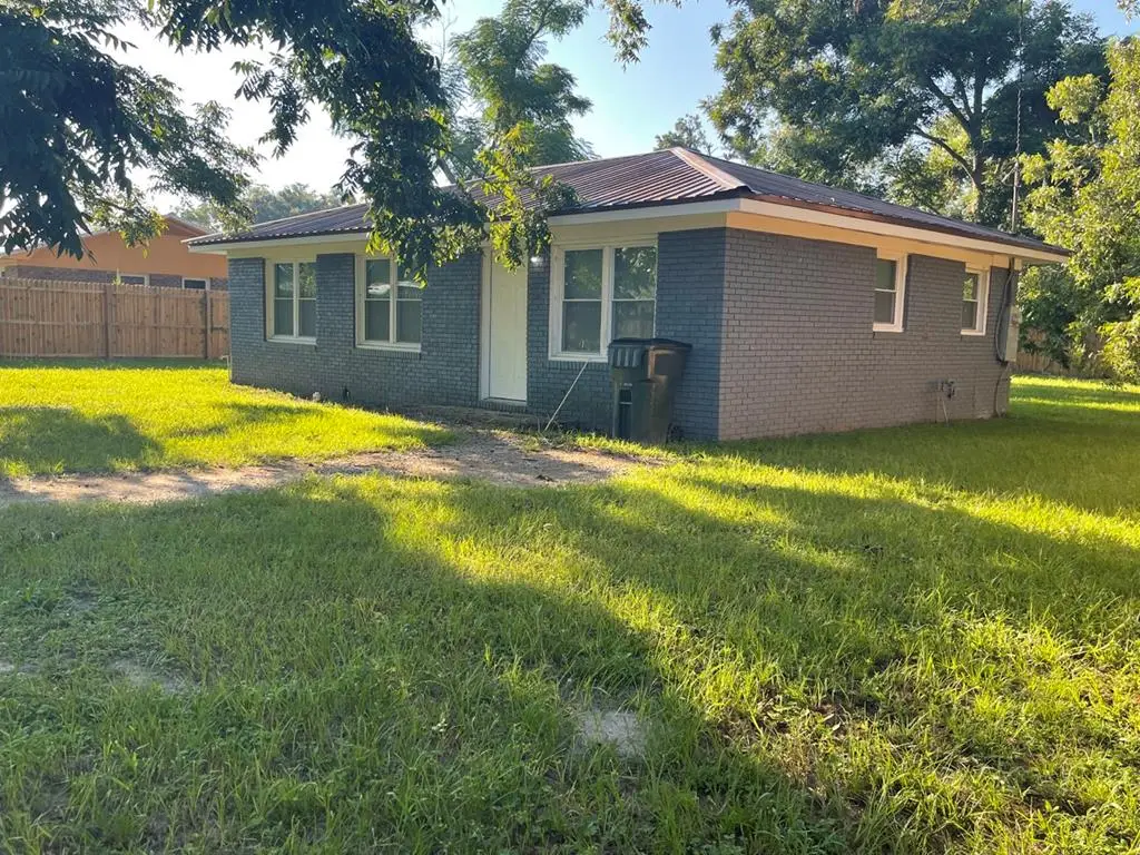 17 Young St, Hazlehurst, GA 31539 - Image #1