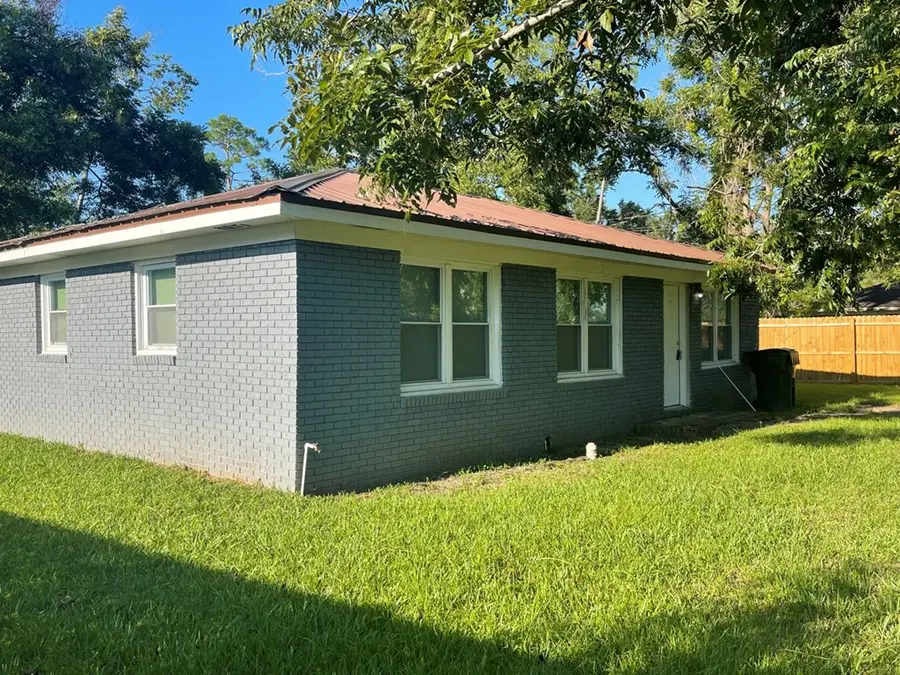 17 Young St, Hazlehurst, GA 31539 - Image #3