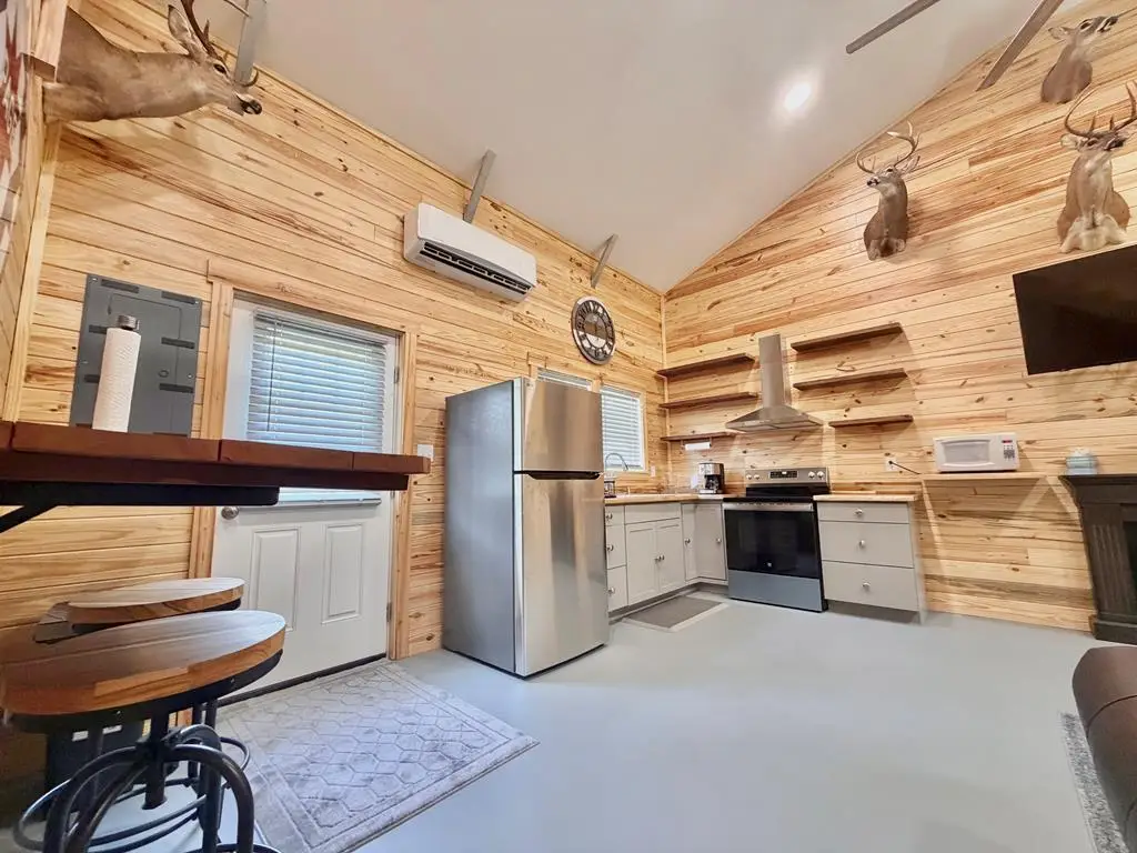 111 Dead River Rd, Glenwood, GA 30428 - #1