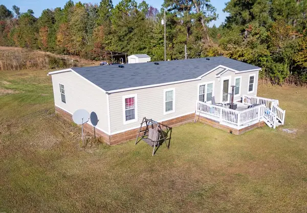 74 74 Leslie Rd, Hazlehurst, GA 31539