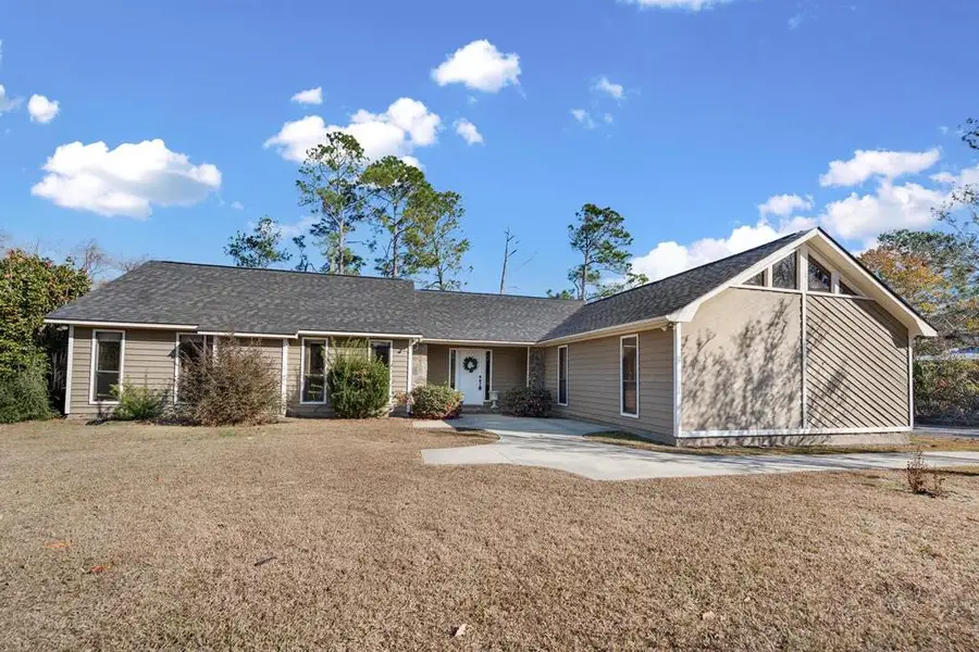 1325 Baymeadows Dr, Douglas, GA 31535 - Image #2