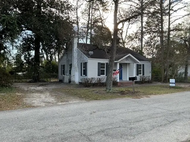 89 W Ivey St, Baxley, GA 31513 - Image #2