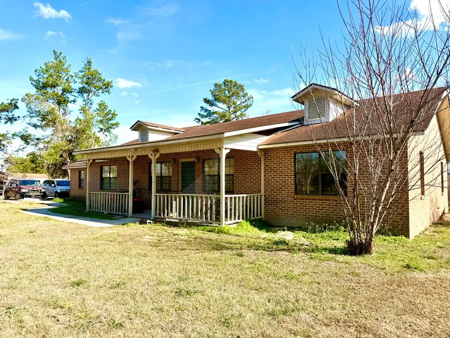 33 Hester St, Hazlehurst, GA 31539 - #2