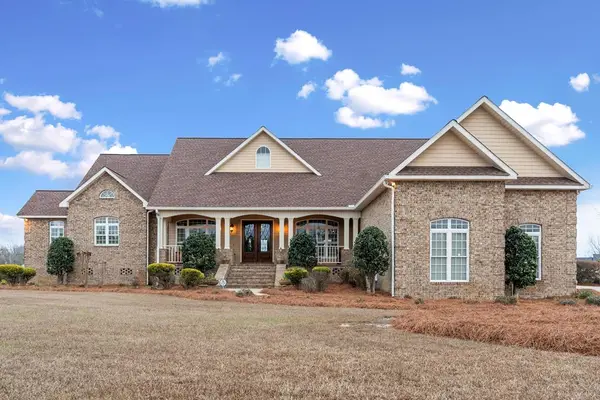 42 Claxton Rd, Hazlehurst, GA 31539