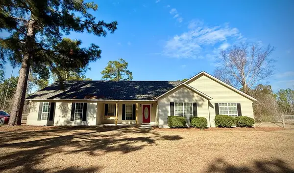 14 Quail Cir, Hazlehurst, GA 31539