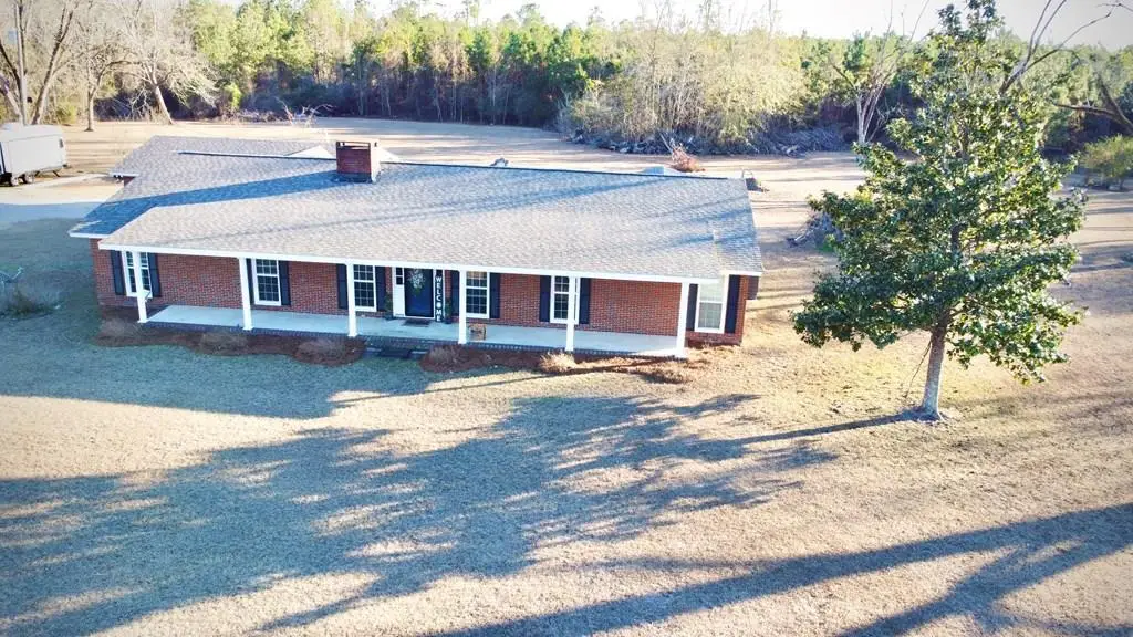 201 Burketts Ferry Rd, Hazlehurst, GA 31539 - #1