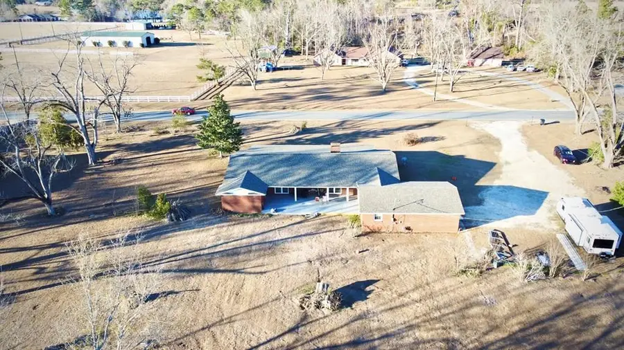 201 Burketts Ferry Rd, Hazlehurst, GA 31539 - #3