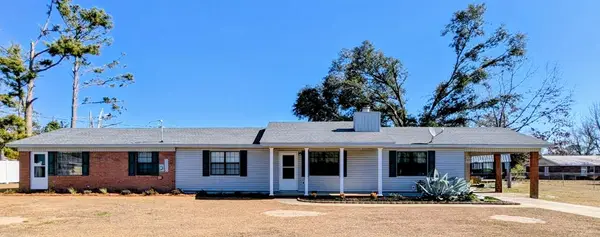 27 Park Avenue, Hazlehurst, GA 34539