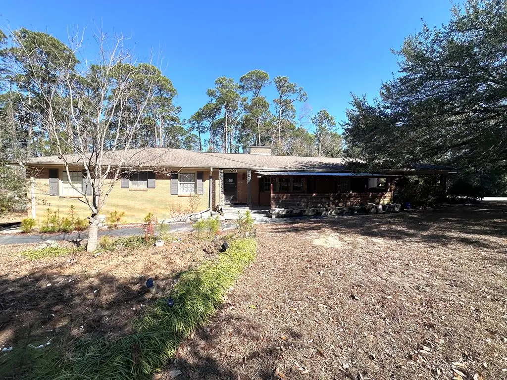 172 W Leo Trapnell Ave, Lyons, GA 30436 - #1