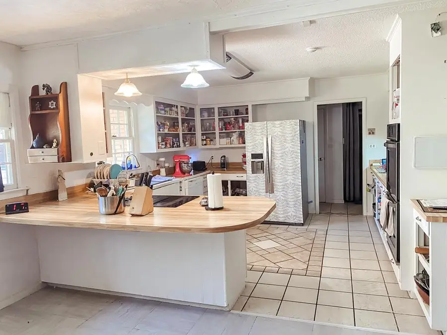 172 W Leo Trapnell Ave, Lyons, GA 30436 - #2