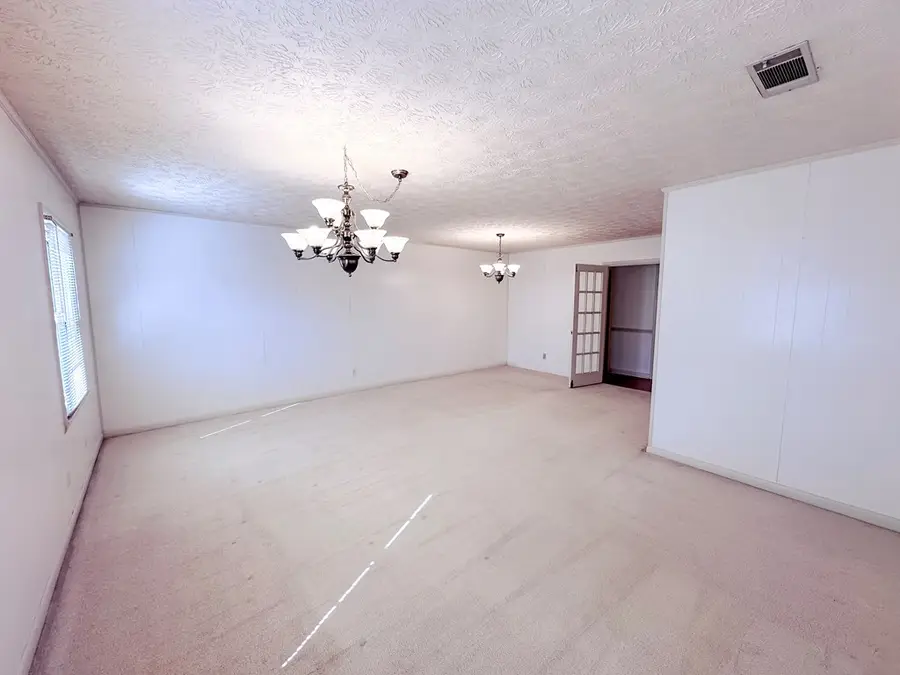 564 W Oglethorpe Ave, Lyons, GA 30436 - #2