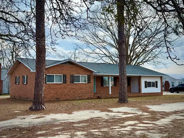 36 N Cromartie St, Hazlehurst, GA 31539