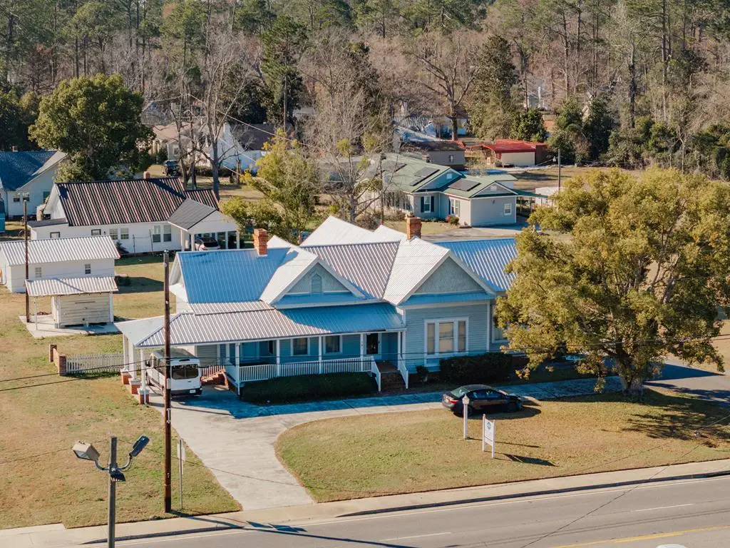 181 N Main St, Baxley, GA 31513 - #1