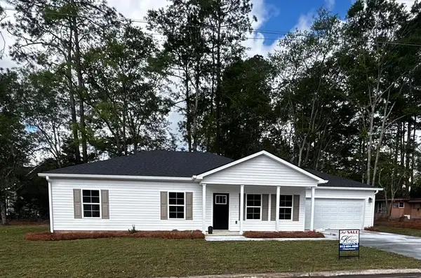 307 Mclean Street, Claxton, GA 30417