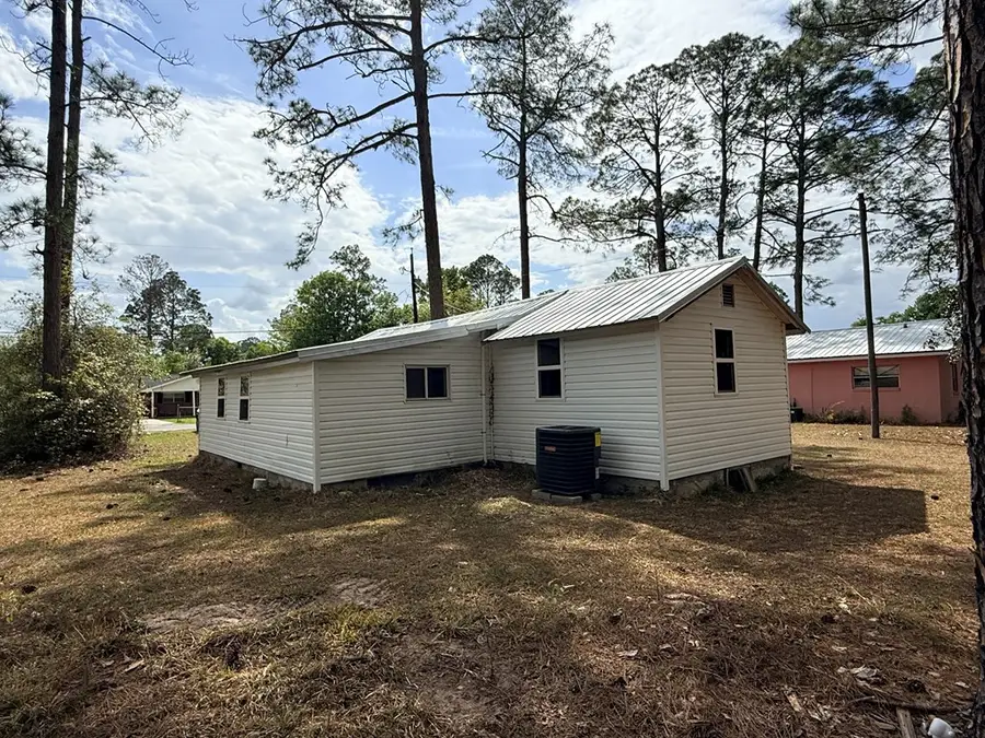 374 Patterson St, Baxley, GA 31513 - #3