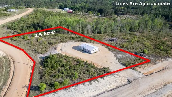 59 Longleaf Rd, Hazlehurst, GA 31539