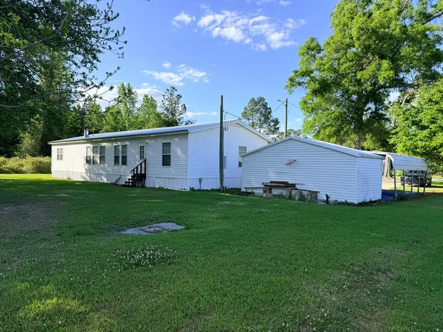 140 Crosby St, Surrency, GA 31563 - #2