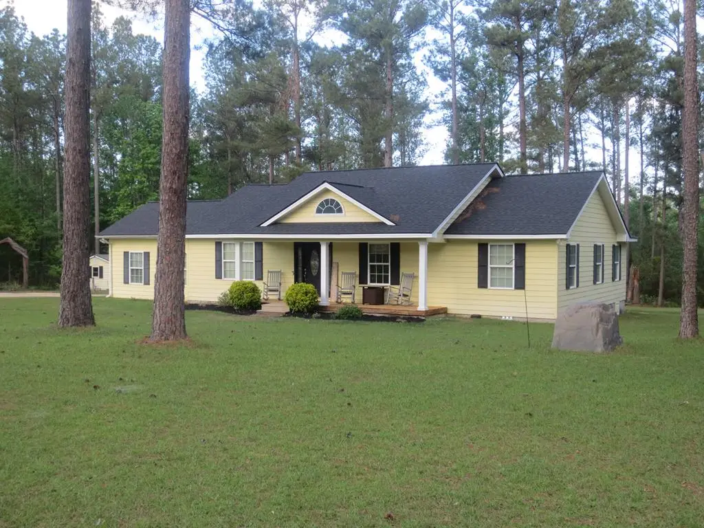 445 Southside Dr, Lyons, GA 30436 - #1