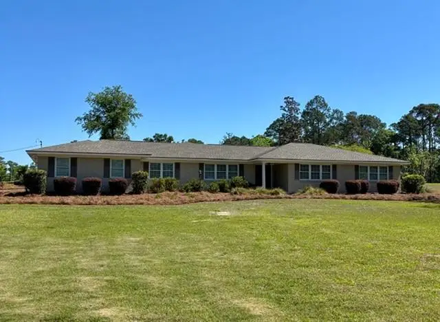 300 Lewis Dr, Vidalia, GA 30474 - #1