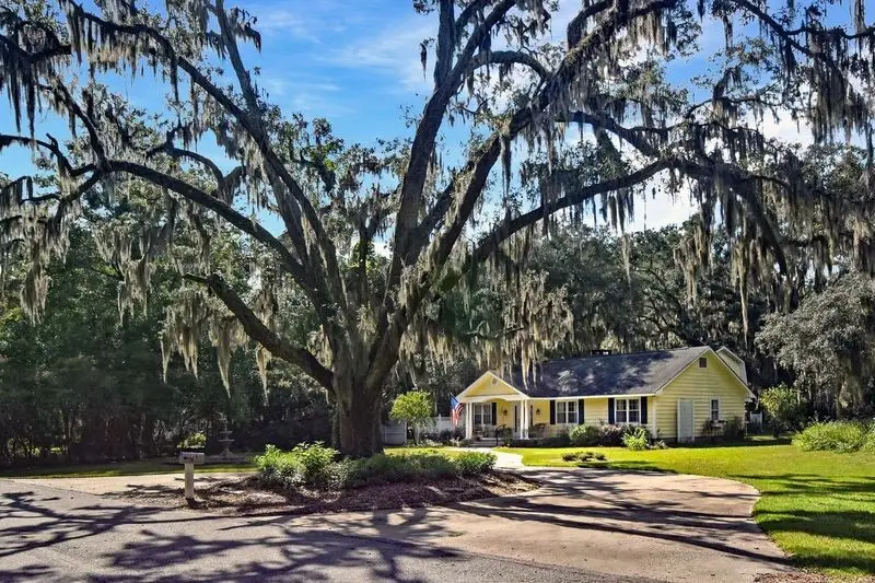 118 Mackqueen Drive, Brunswick, GA 31525 - Image #2