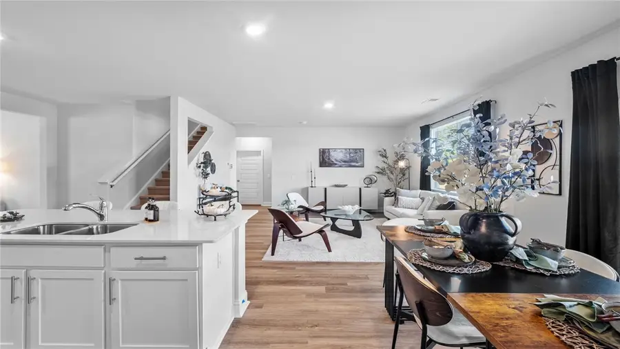 1031 Lakes Boulevard, Brunswick, GA 31525 - Image #2