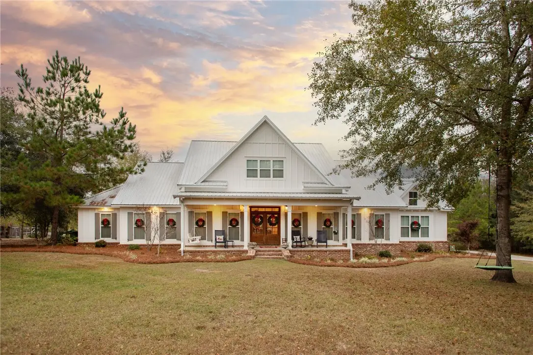 146 Henrys Loop, Waycross, GA 31503 - Image #1