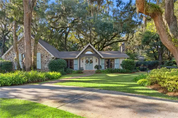 327 Peachtree Street, St Simons Island, GA 31522