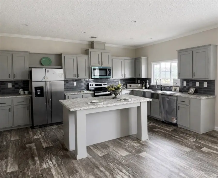 25 College Circle, Waynesville, GA 31566 - #3