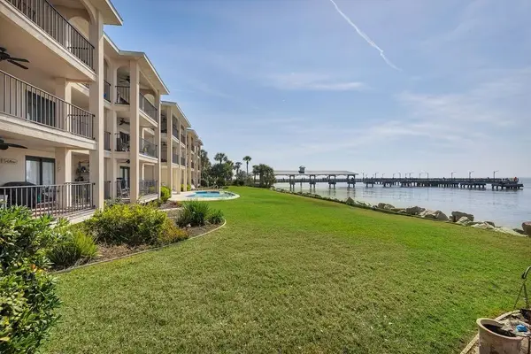 100 Floyd Street #201, St Simons Island, GA 31522