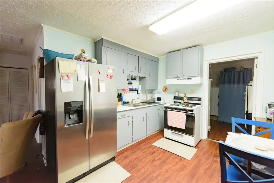 911 Hendry Street, Blackshear, GA 31516 - #3