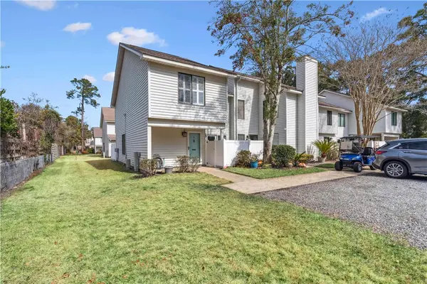 801 Mallery Street #E, St Simons Island, GA 31522