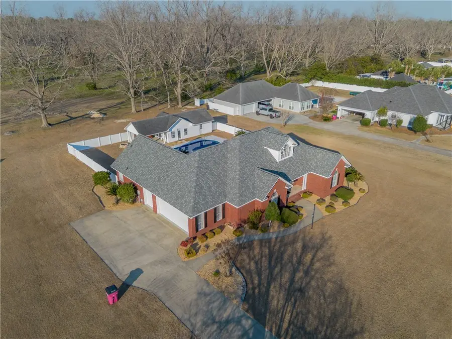 3930 Golfview Drive, Blackshear, GA 31516 - #3
