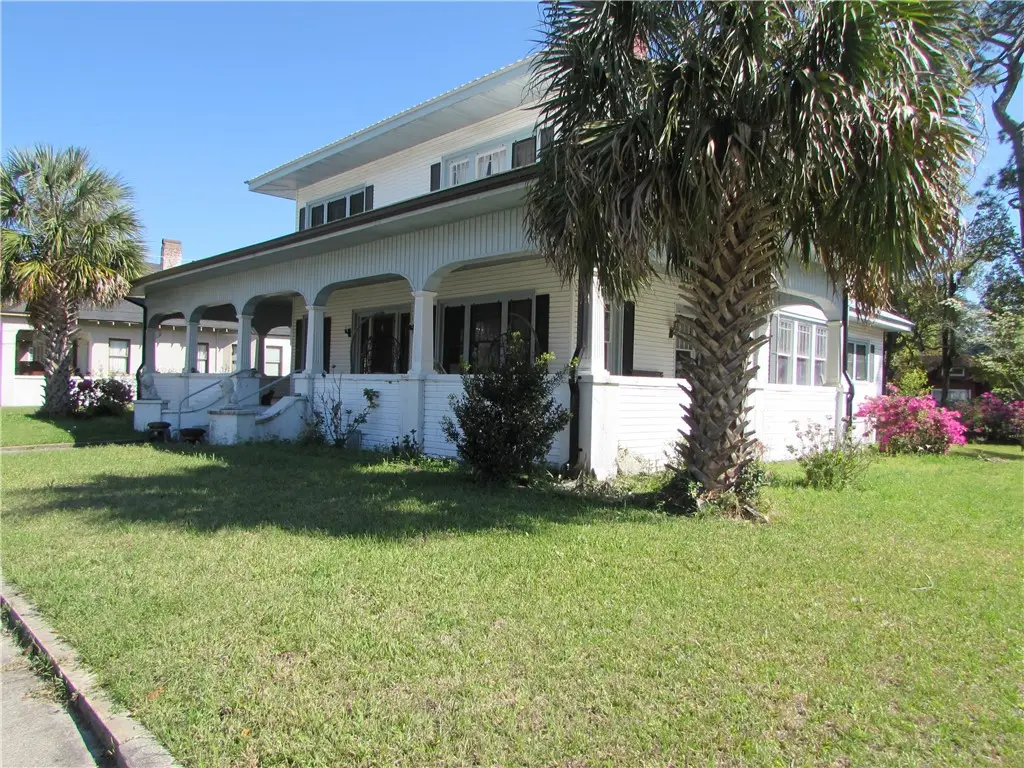915 Carswell Avenue, Waycross, GA 31501 - #1