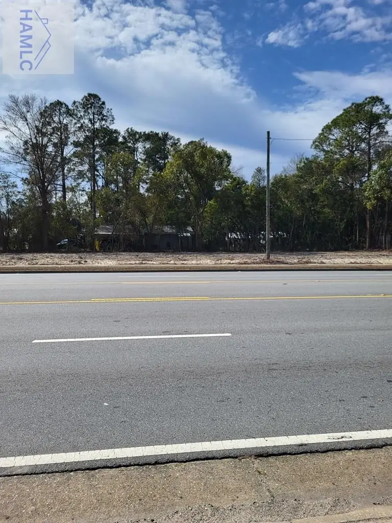 568 E Pine Street, Jesup, GA 31546 - #2