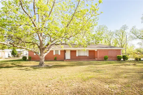 2210 Albany Avenue, Waycross, GA 31503