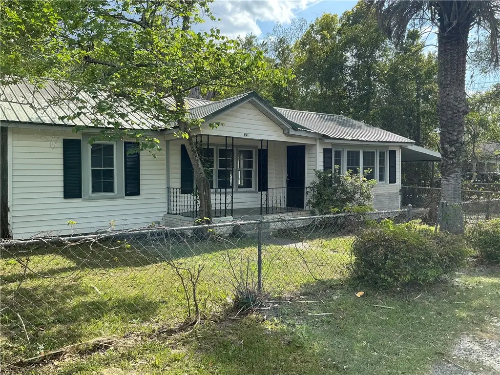 321 W Blackshear Avenue, Waycross, GA 31501 - #1