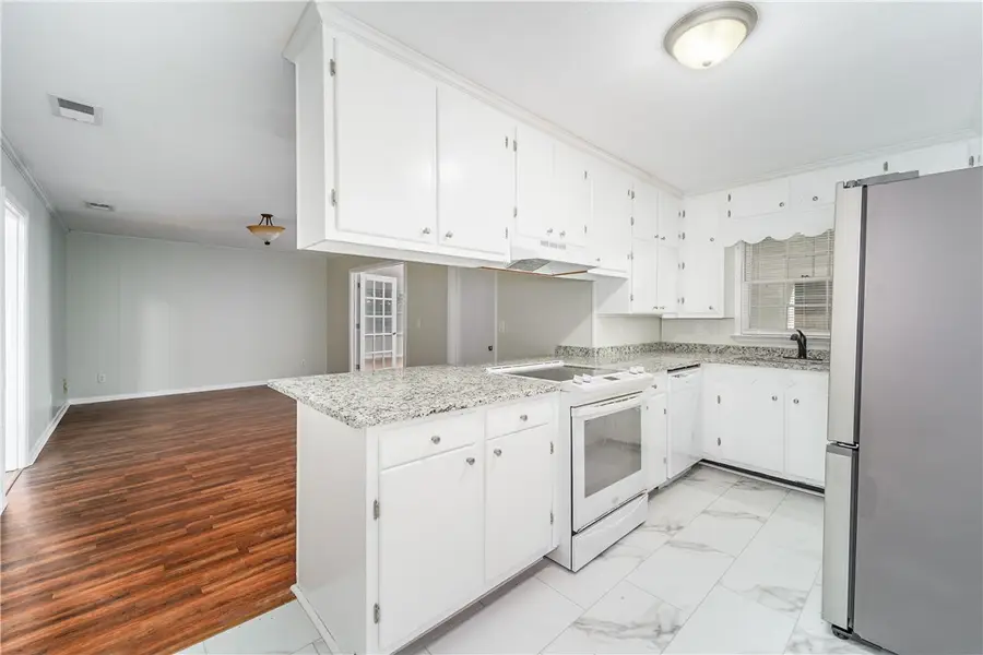 907 Euclid Avenue, Waycross, GA 31501 - #2