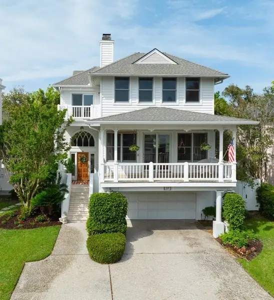 105 Strachan Lane, St Simons Island, GA 31522