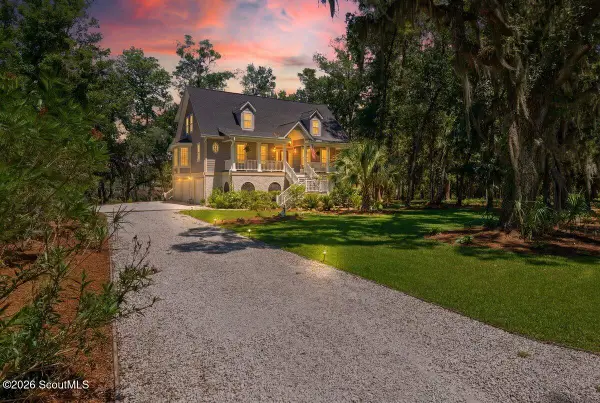 1352 St Josephs Drive Se, Darien, GA 31305
